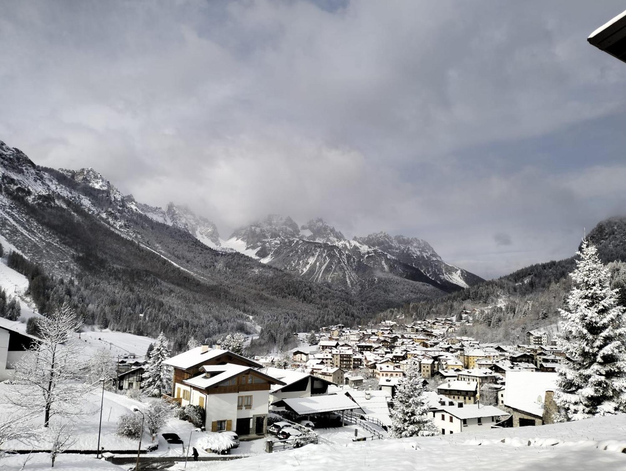 フォルニ・ディ・ソプラVista Mozzafiato Sulle Dolomiti Friulaneアパートメント エクステリア 写真