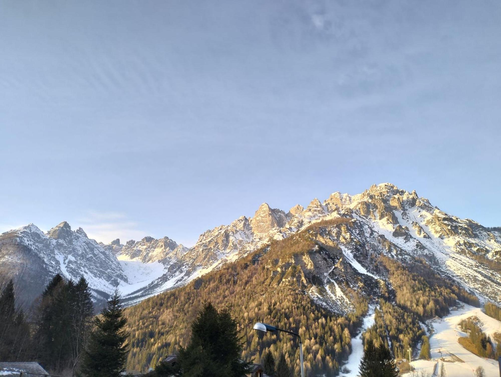 フォルニ・ディ・ソプラVista Mozzafiato Sulle Dolomiti Friulaneアパートメント エクステリア 写真